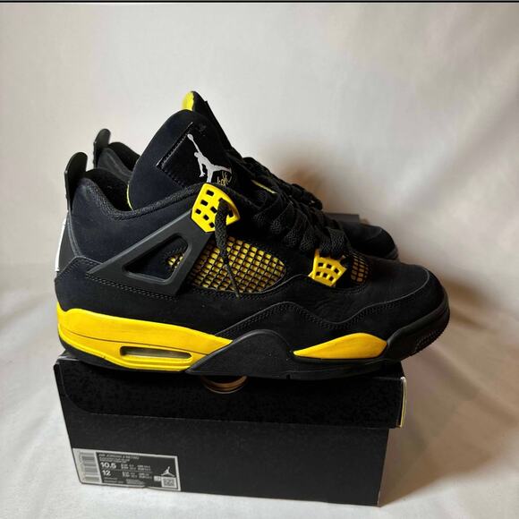Size 10.5 - Nike Air Jordan 4 Retro Thunder 2023 Men's Shoes Ships Now - Picture 1 of 10